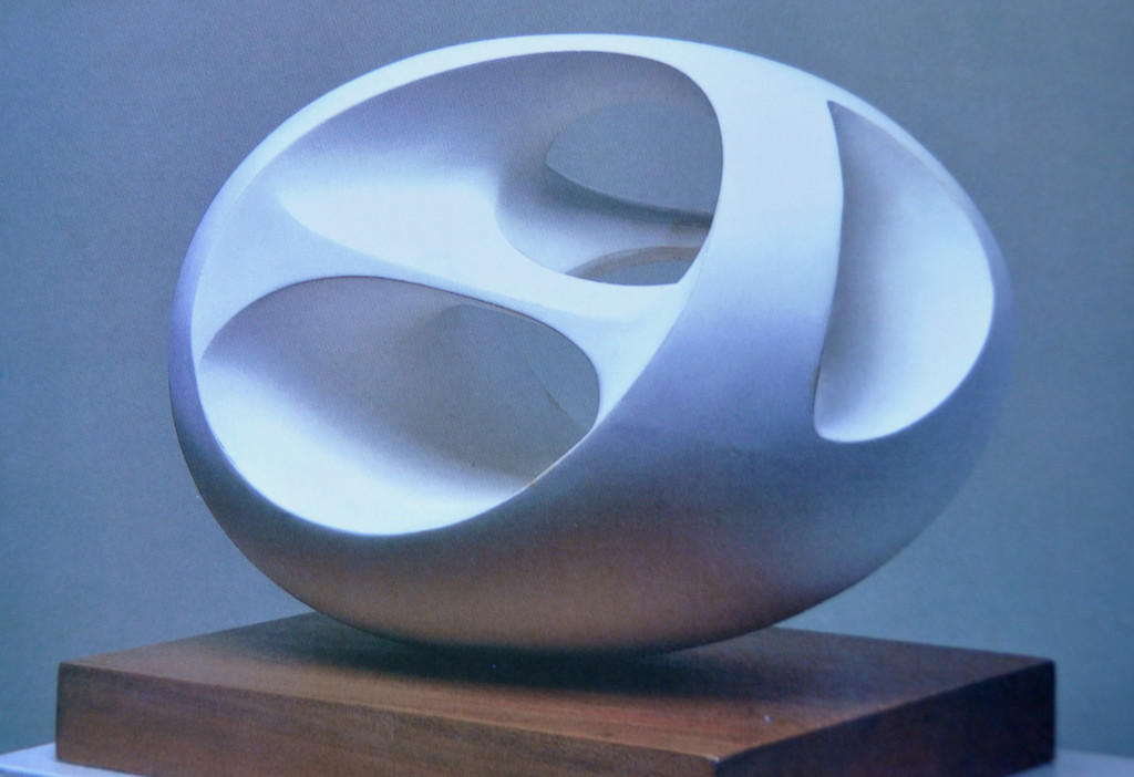 Hepworth: Oval sculpture II
